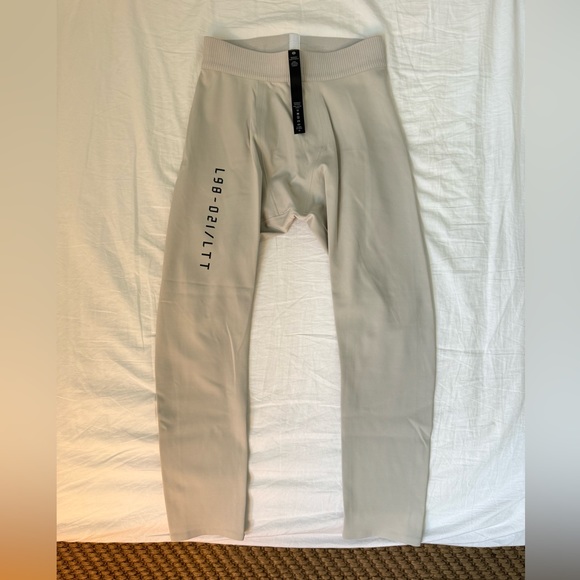 Lululemon license to train tights - Picture 2 of 2